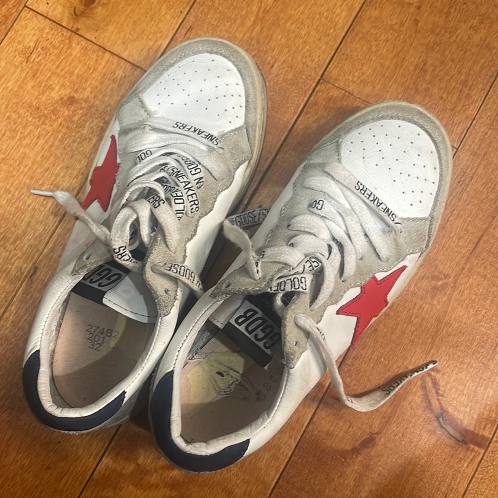 Size 32 golden goose kids sneakers